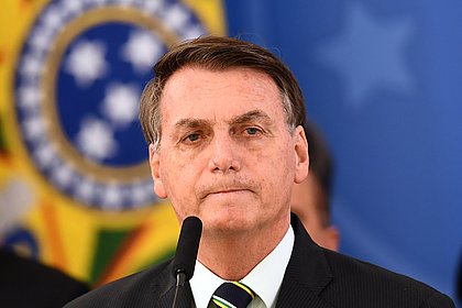 Bolsonaro divulga vídeo em que chefe do CFM ataca governadores do Nordeste