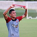 Léo Gomes vai defender o Athletico-PR a partir de 2020