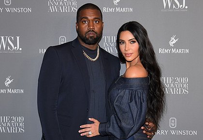 Kim Kardashian entra com pedido de divórcio de Kanye West, diz site