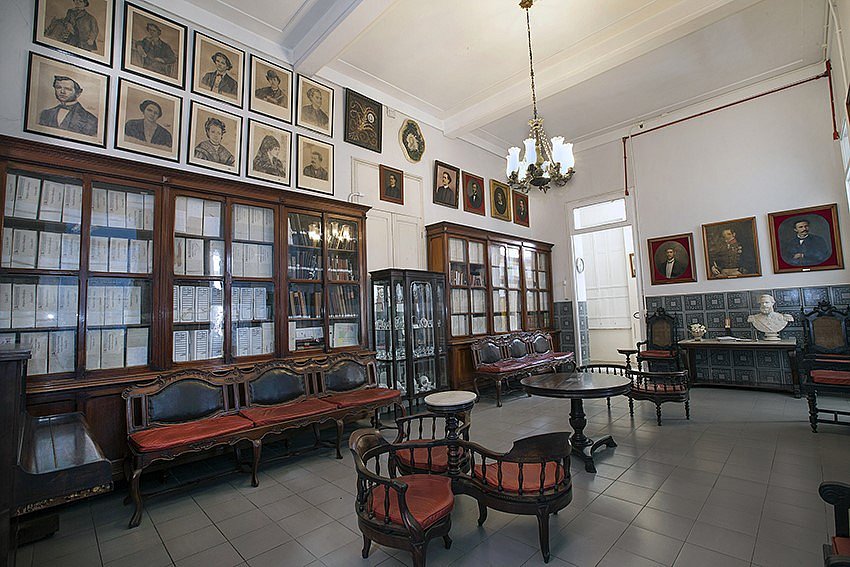 Salão interno no Instituto Geográfico e Histórico da Bahia