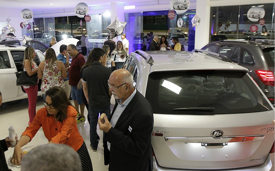 Feirão oferece seminovos com desconto e IPVA grátis Jornal CORREIO