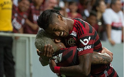 Flamengo goleia o Vasco no Mané Garrincha e assume vice ...