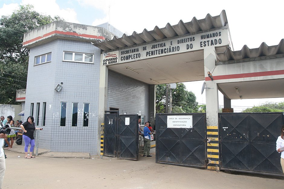 400 presos s&atilde;o liberados para sa&iacute;da tempor&aacute;ria de Natal na Bahia
