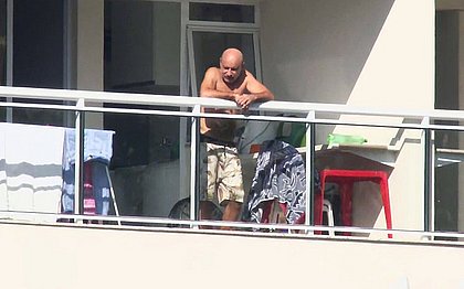 Fica em casa: Gilmar Mendes mantém prisão domiciliar de Queiroz e esposa