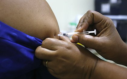 Turistas estrangeiros devem se vacinar contra febre amarela antes de visitar a Bahia