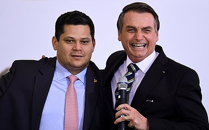 Alcolumbre e Bolsonaro discutiram situação com empresários