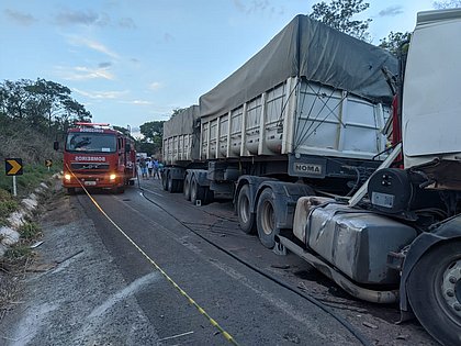 Motorista morre em acidente com 4 carretas no Oeste da Bahia