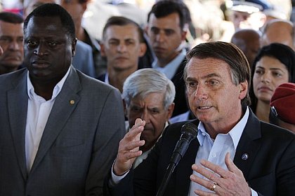 Bolsonaro disse hoje, no Rio de Janeiro, que o Brasil tem que reduzir a carga de impostos