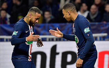 Neymar e Mbappé marcaram gols para o PSG contra o Lyon