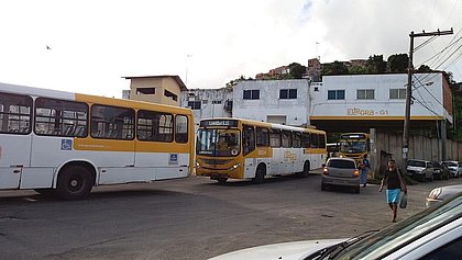 Mesmo com postos sem combustível, frota de ônibus em Salvador não será reduzida