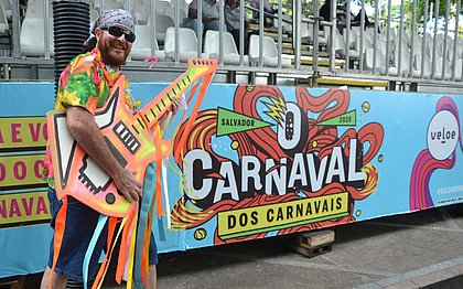Folião curte o Carnaval de Salvador no Campo Grande