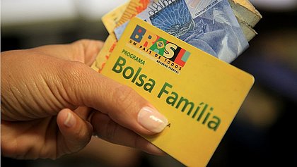 Coronavírus: atendimento do Bolsa Família é suspenso em Salvador