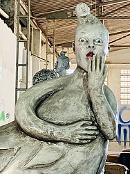 Uma das peças que compõem a série de cinco esculturas de Maternos, de Zuarte