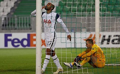 Lucas Moura comemora o gol sobre o Ludogorets Razgrad, o segundo do Tottenham na vitória por 3x1