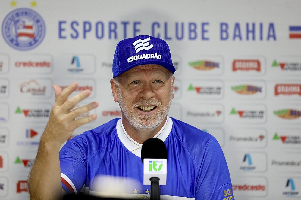 Suspensão impede reencontro de Mano Menezes com o Palmeiras no Allianz Parque