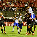 Elton sobe sozinho e faz o primeiro gol do São Bento no Barradão