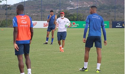 Claudinho Prates comandou treino no Bahia um dia após a demissão de Roger Machado