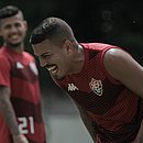 Thiago Carleto renova com o Vitória até 2021