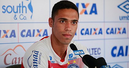 Sem Eduardo, Éder ganhará chance no time titular contra o São Paulo