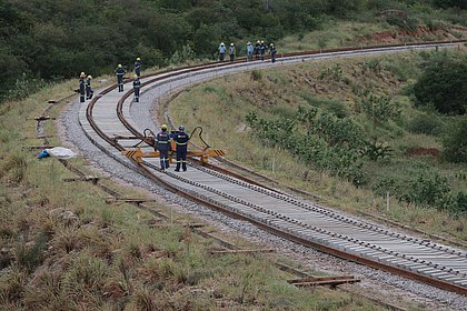 Obras da ferrovia na região de Brumado