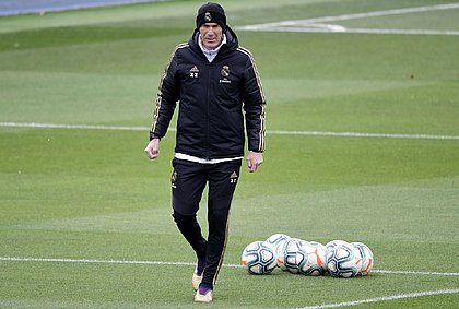 Zidane é técnico do Real Madrid e está de quarentena por conta do COVID-19