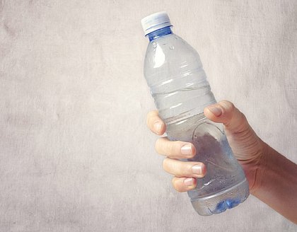 Mais de 70% dos consumidores tem medo de beber água mineral na rua
