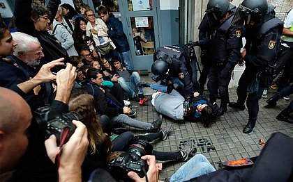 Mais de 750 pessoas ficam feridas após plebiscito na Catalunha