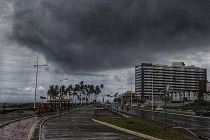 Frente fria trará chuvas fortes e ventos de até 61km/h em Salvador