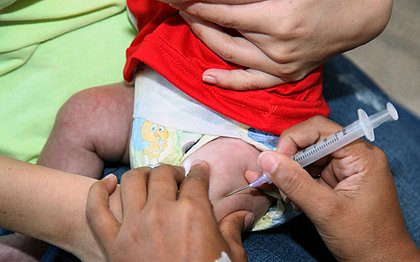 Salvador amplia oferta de vacina contra tuberculose para recém-nascidos