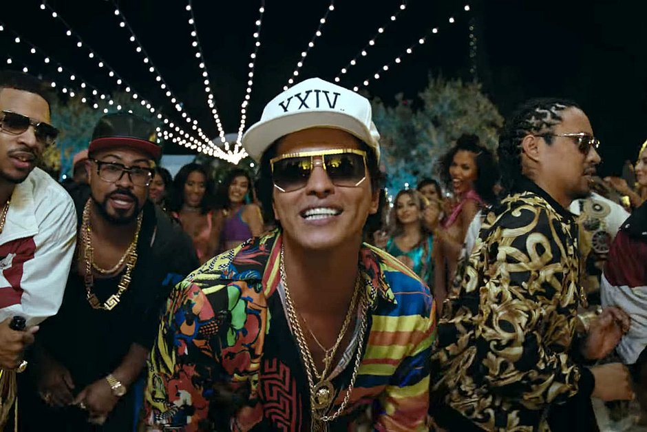 Sem falar com fãs, Bruno Mars desembarca no Rio de Janeiro Jornal