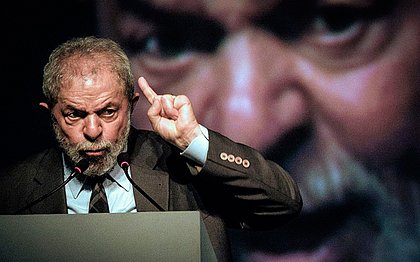 O que diz a acusação contra Lula no caso tríplex? E a defesa?
