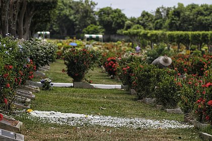 Famílias ressignificam o Dia de Finados: cemitérios esperam movimento 50% menor