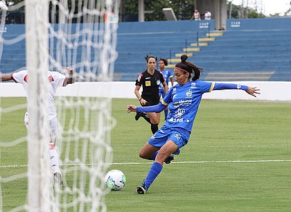 Mylena Carioca, do São José, marcou três gols