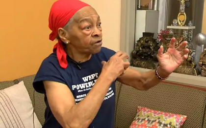 Aos 82 anos, 'vovó fisiculturista' quebra mesa de jantar na cabeça de assaltante