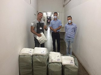 Entrega de 200 toalhas ao Hospital Menandro de Farias