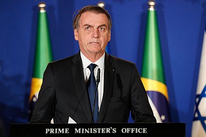 Jornal destaca pontaria de Bolsonaro durante visita a unidade contraterrorista