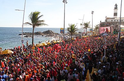 Carnaval de 2022 pode não acontecer, diz cientista do Consórcio Nordeste