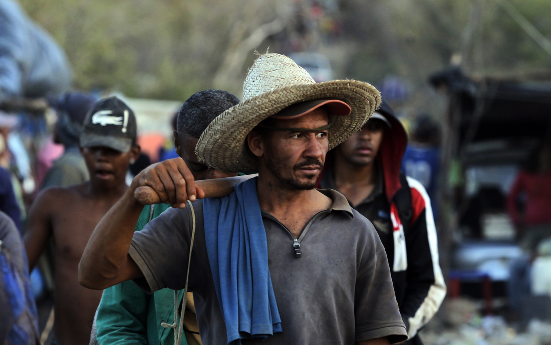A busca pela ametista em Sento Sé, Bahia.