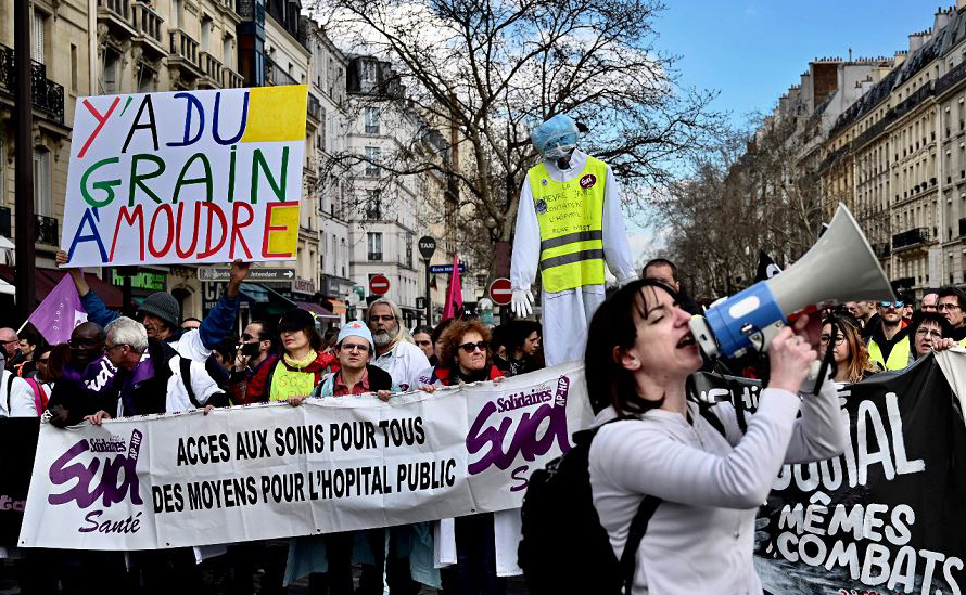 &ldquo;Dia de greves&rdquo; convocadas pelos sindicatos dos trabalhadores franceses para exigir mais poder de compra e defender os servi&ccedil;os p&uacute;blicos, em Paris.