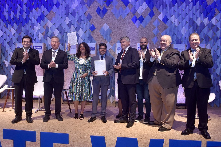 Prefeitos assinaram termo de compromisso
