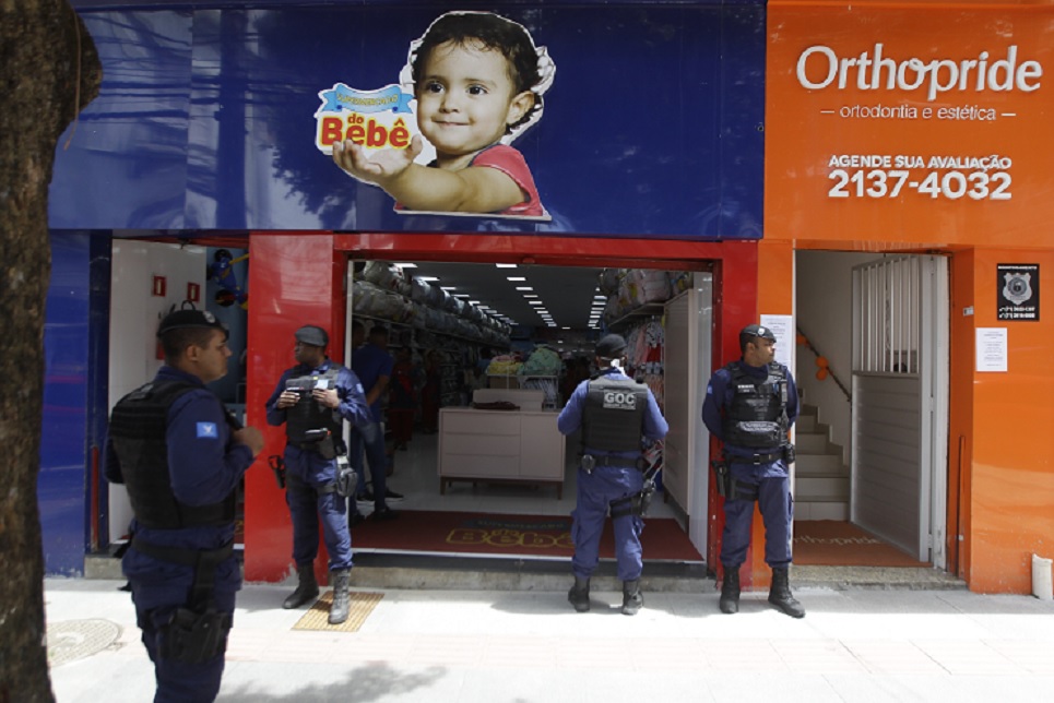 Fiscais percorreram lojas do Centro da cidade