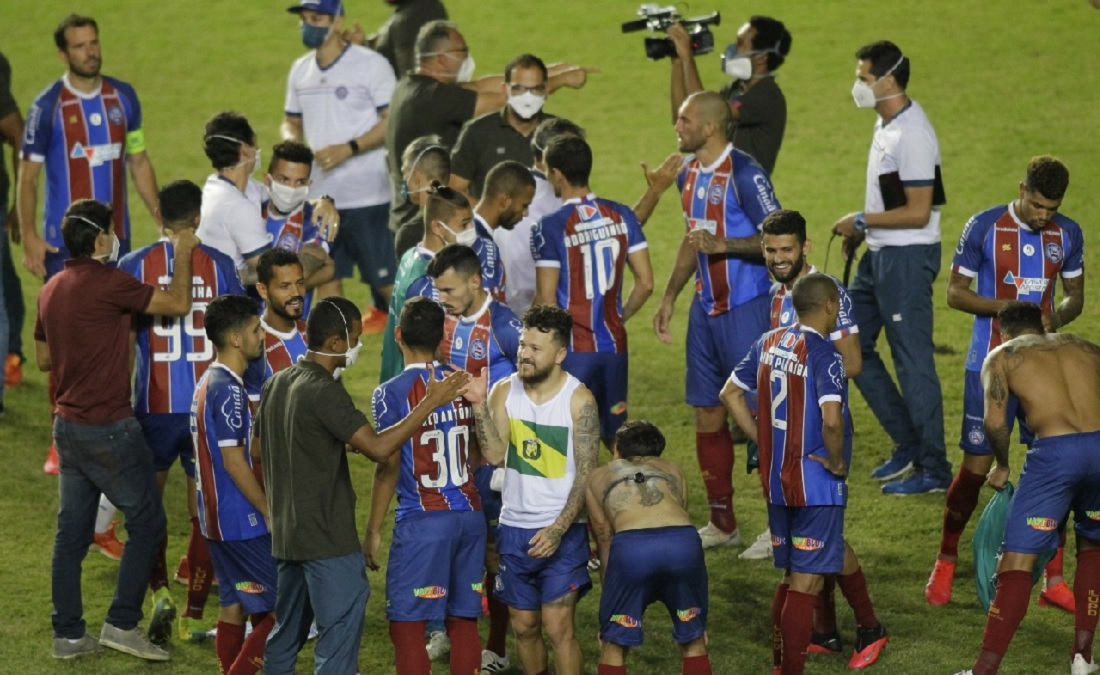 Jogadores do Bahia comemoram título do Campeonato Baiano