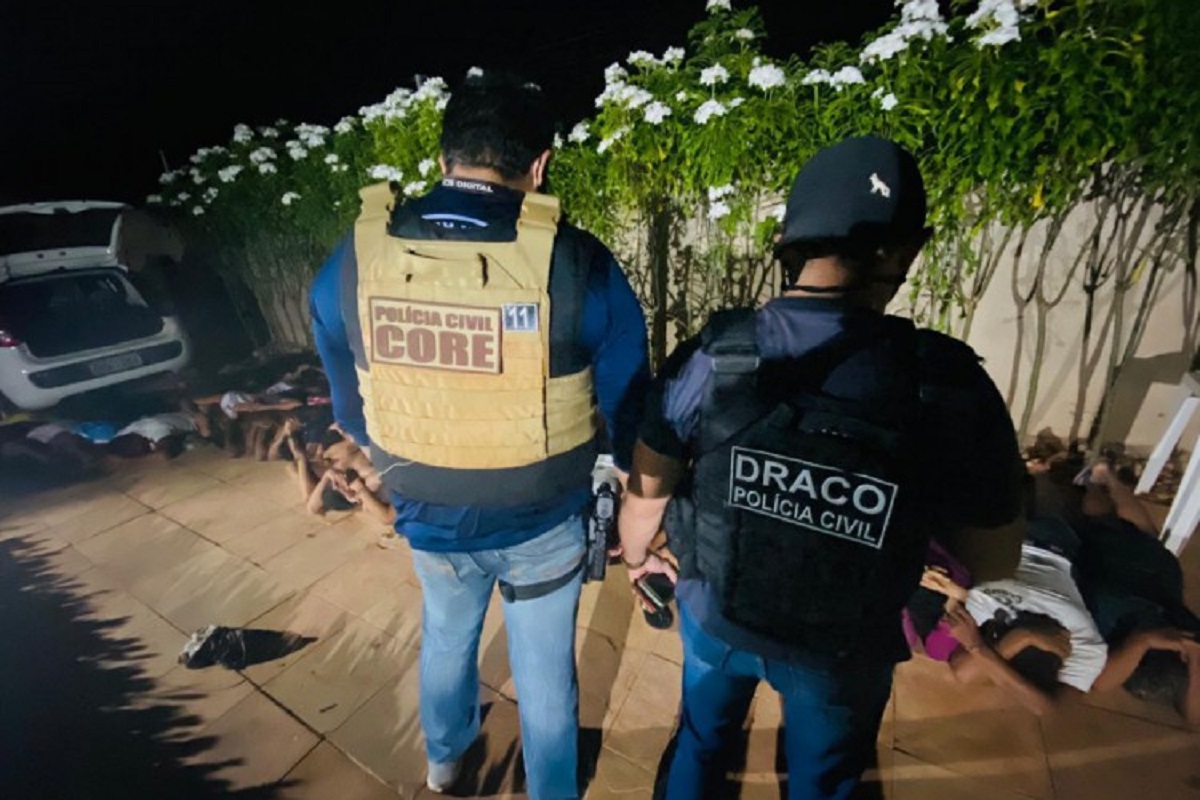 Um total de 16 pessoas foram presas pela Polícia Civil, em festa no Porto das Dunas. Foto: Polícia Civil do Ceará