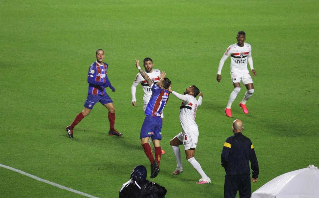 Bahia teve boas chances para vencer o São Paulo, mas levou o empate no fim