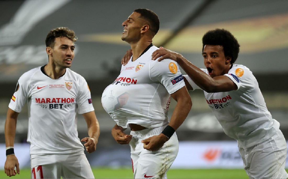 Diego Carlos comemora gol do título do Sevilla