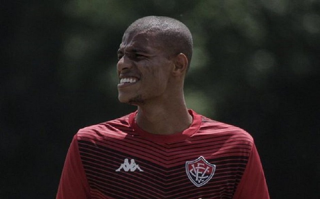 Lucas Cândido está regularizado e já pode entrar em campo pelo Vitória