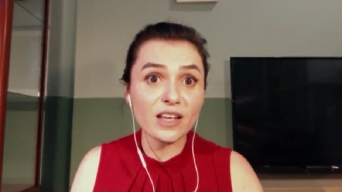 Monica Iozzi fala sobre CQC no Conversa com Bial