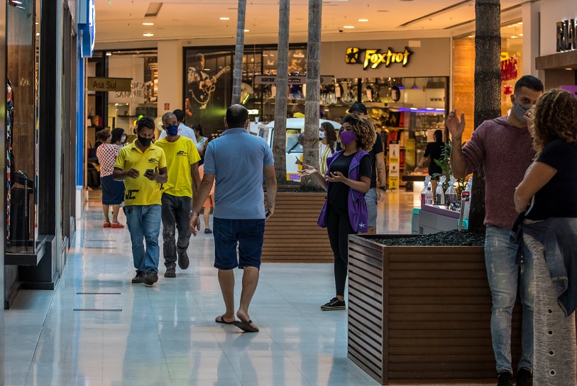 Centros comerciais terão horários ampliados