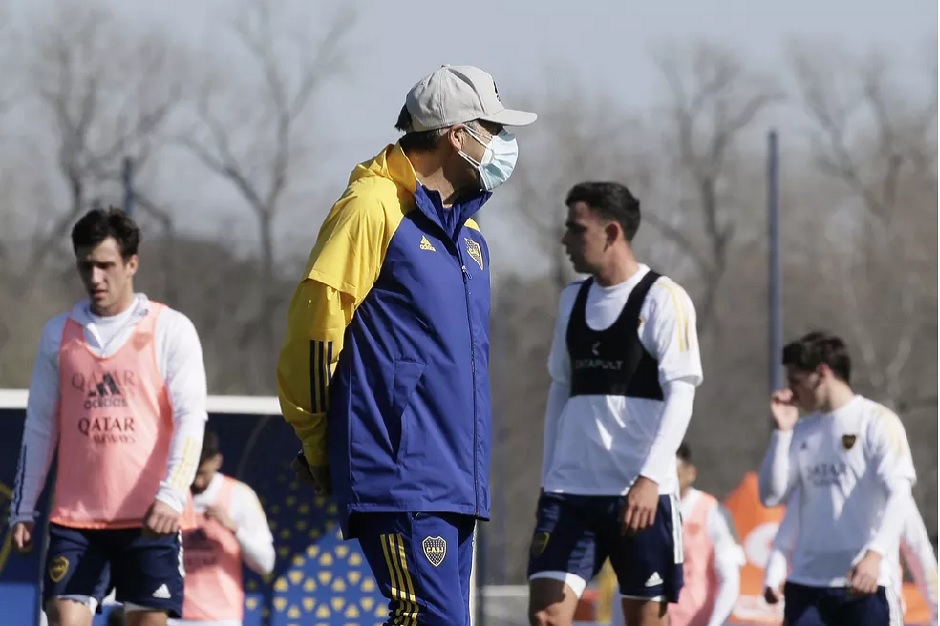 Boca incluiu jogadores que testeram positivo em delegação que viajou ao Paraguai