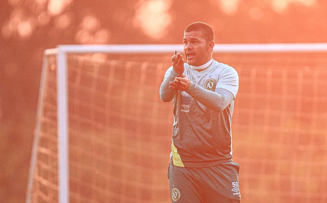 Técnico Umberto Louzer continuará na Chapecoense